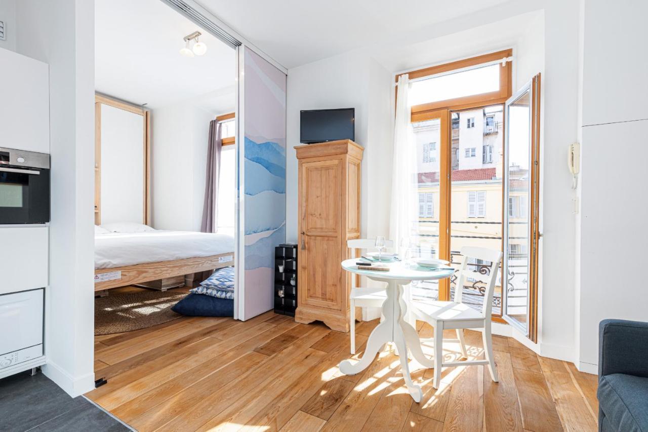 1 Bdr Downtown Near Place Massena Nice Exterior photo